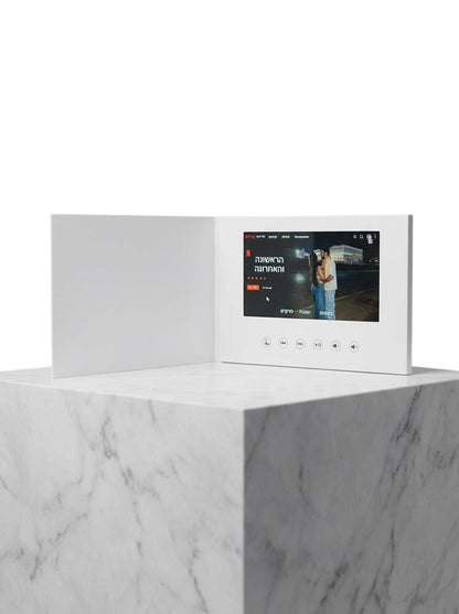 אהבה בלופים